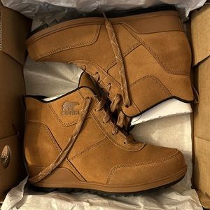 Brand new with tags and box SOREL Evie Sport Lace